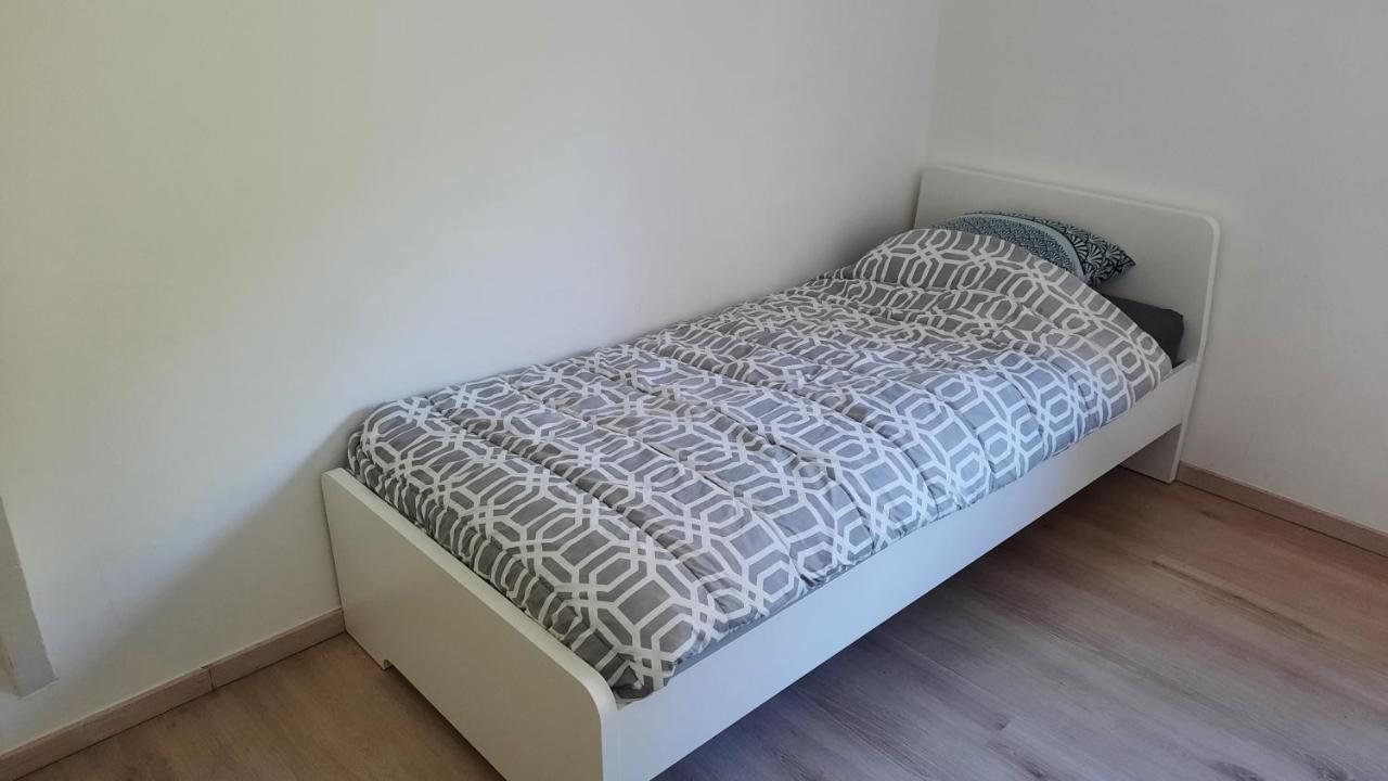 Appartement Duplex Pour 3-4 Personnes A Ciney Dış mekan fotoğraf