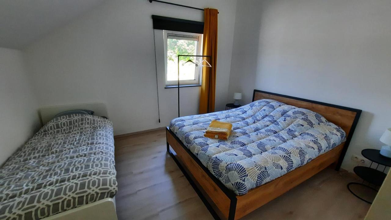 Appartement Duplex Pour 3-4 Personnes A Ciney Dış mekan fotoğraf