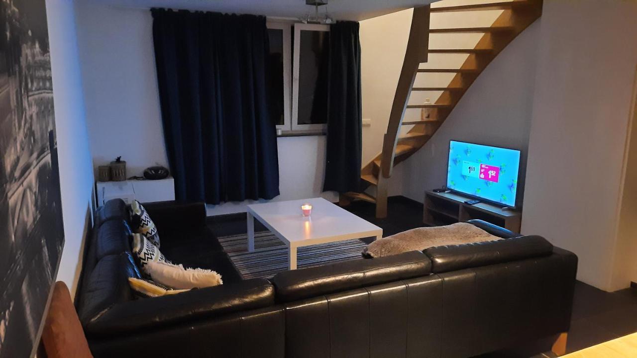 Appartement Duplex Pour 3-4 Personnes A Ciney Dış mekan fotoğraf